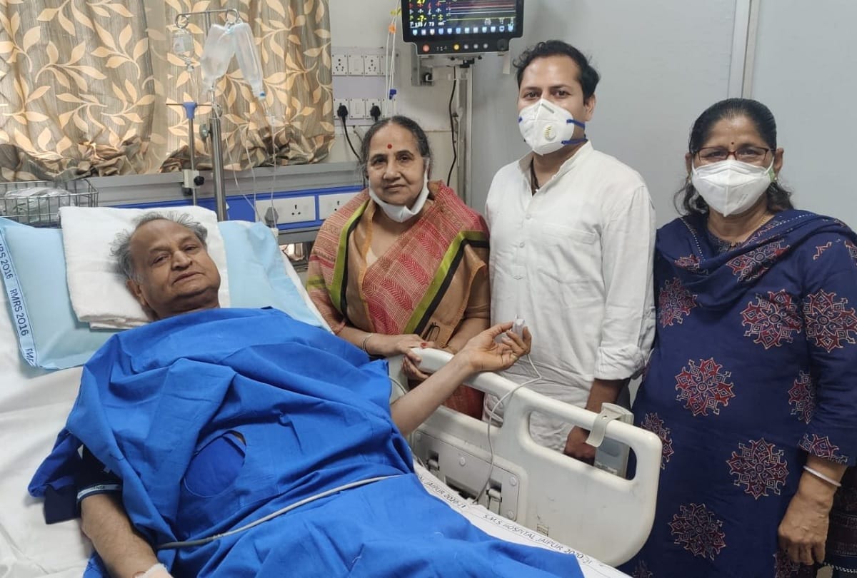 Rajasthan CM ashok gehlot admitted sms hospital in jaipur after severe chest pain
