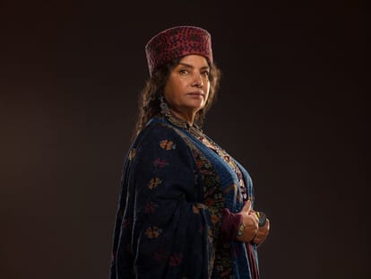 The Empire Review in Hindi Drishti Dhami Shabana Azmi Mitakshara Kumar Kunal Kapoor