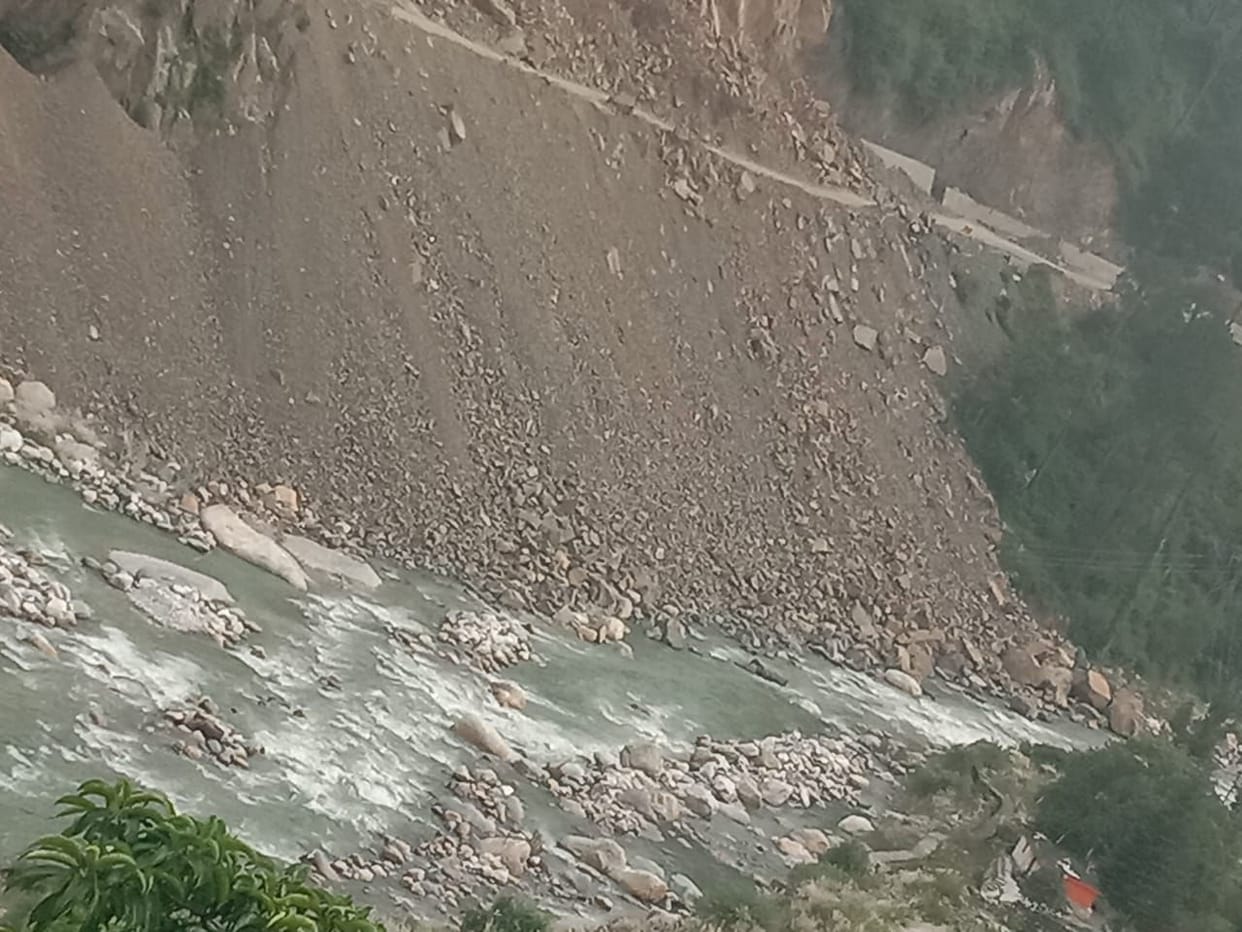 Highway widening debris dumped in Yamuna