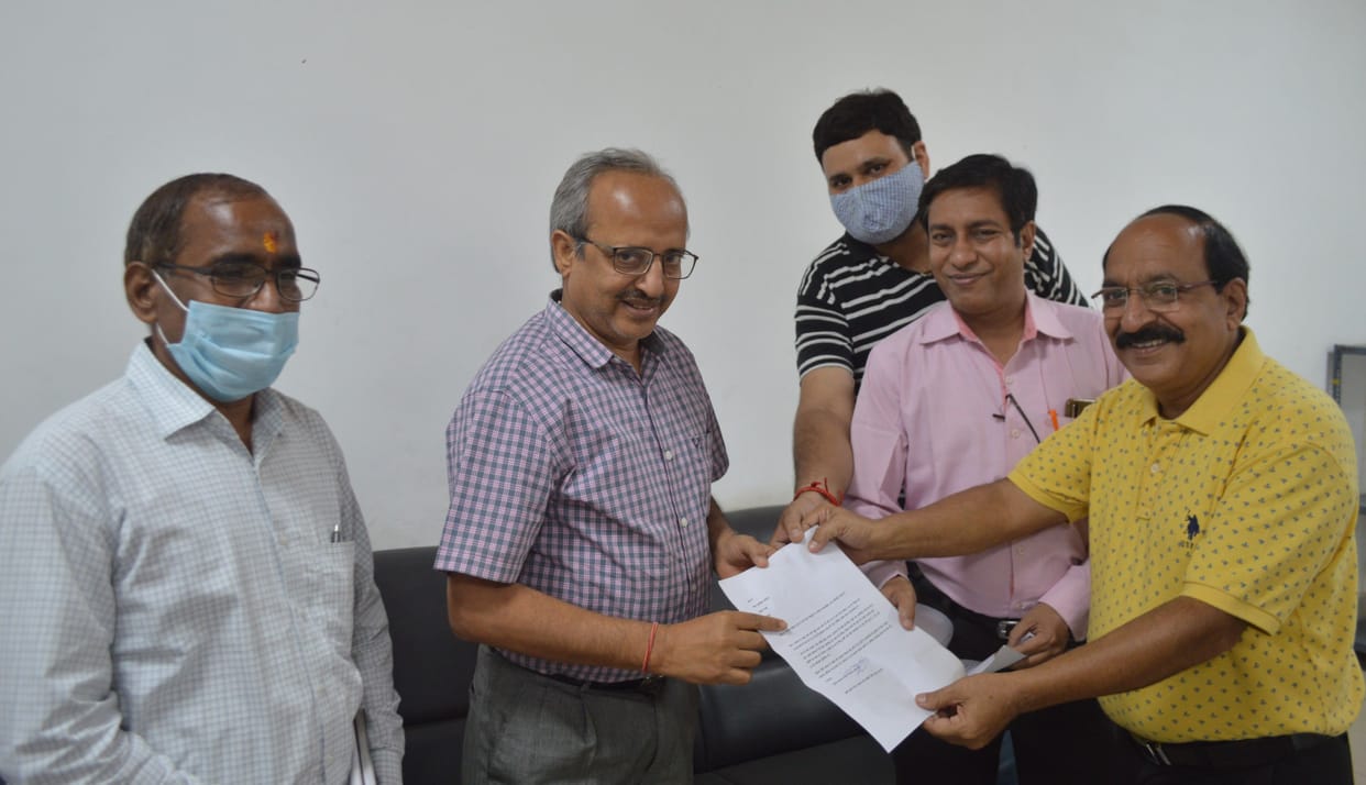 service on the demand of city traders