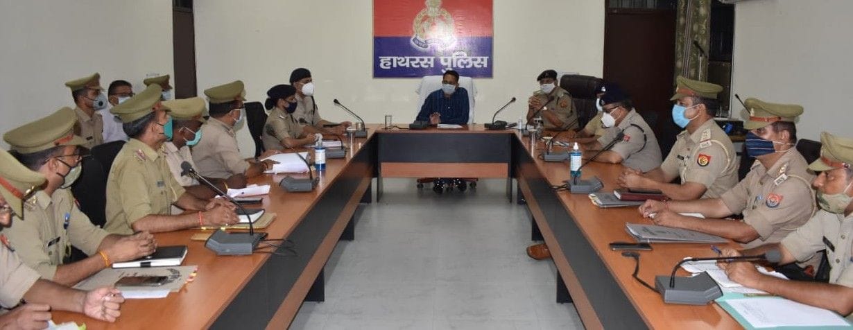 Hathras: SP taught the lesson of crime control