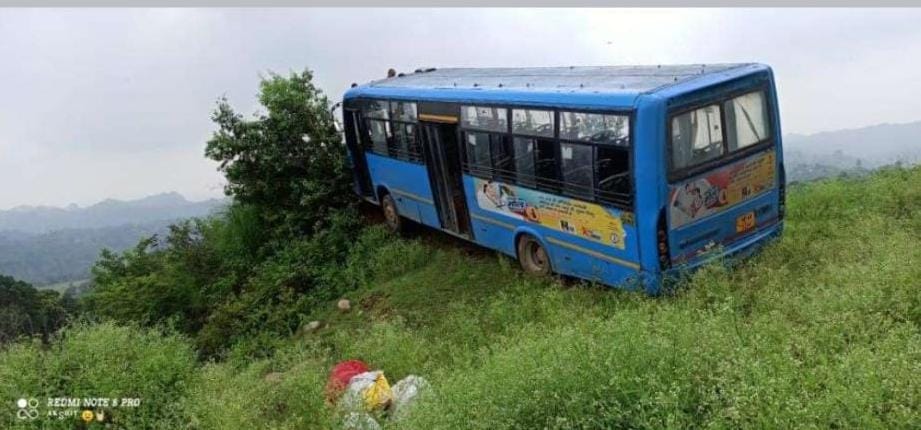 HRTC bus accident in jamula, 10 injured