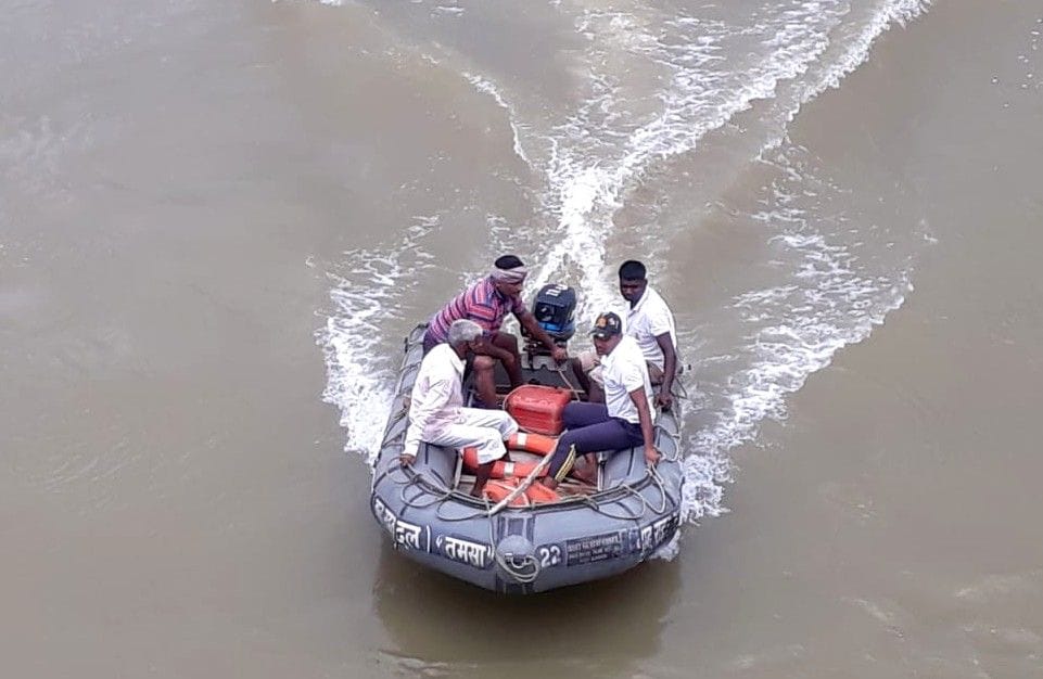 Youth jumped in river from Baithauli bridge, search continues