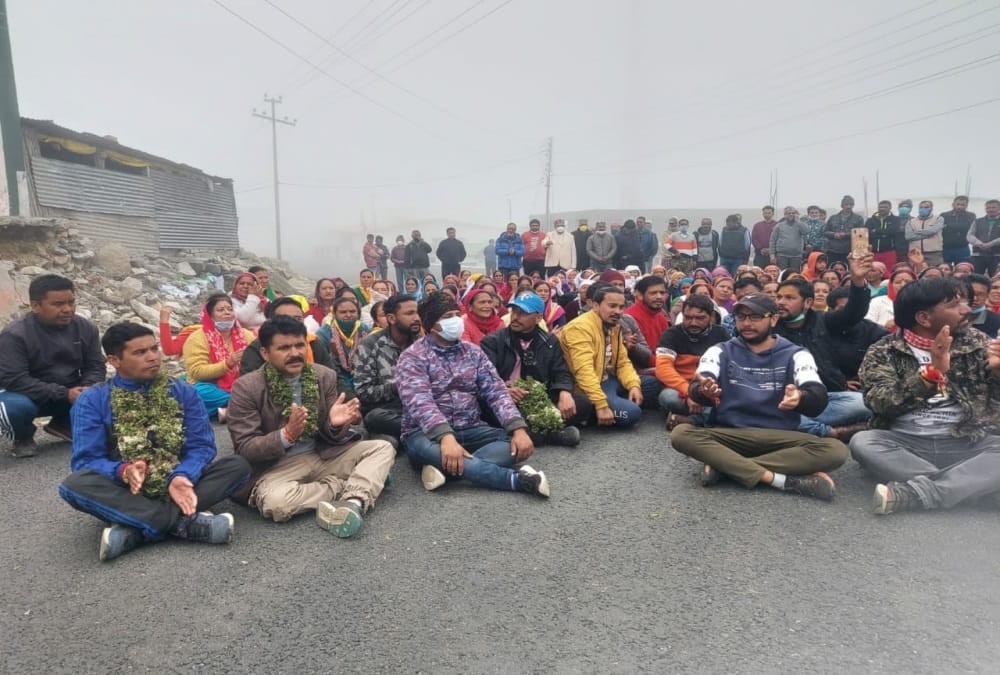 Uttarakhand News: Protest Rally in Badrinath Dham for open Char dham yatra