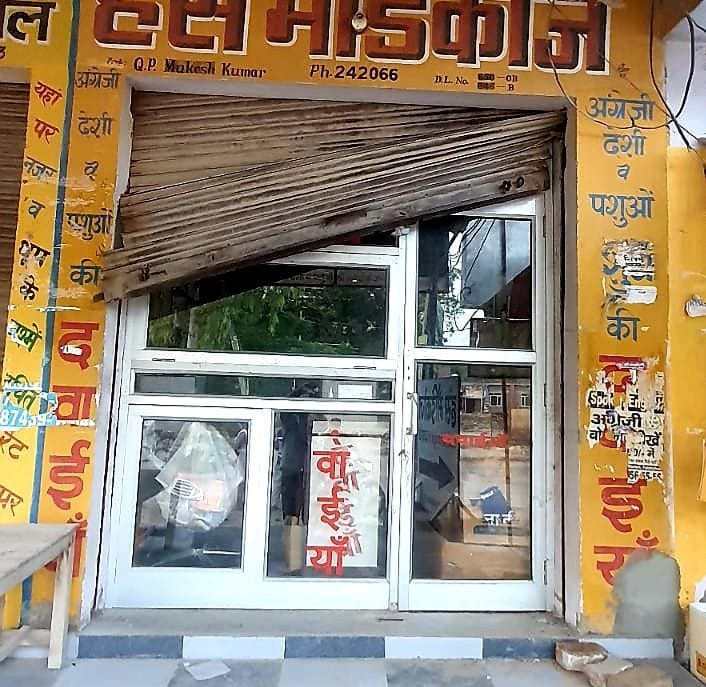 Broke the locks of six shops in a single night, theft in five