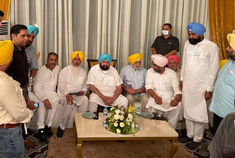 58 MLAs and 8 ministers presents at dinner party with Amarinder Singh at residence of Rana Gurjeet Singh