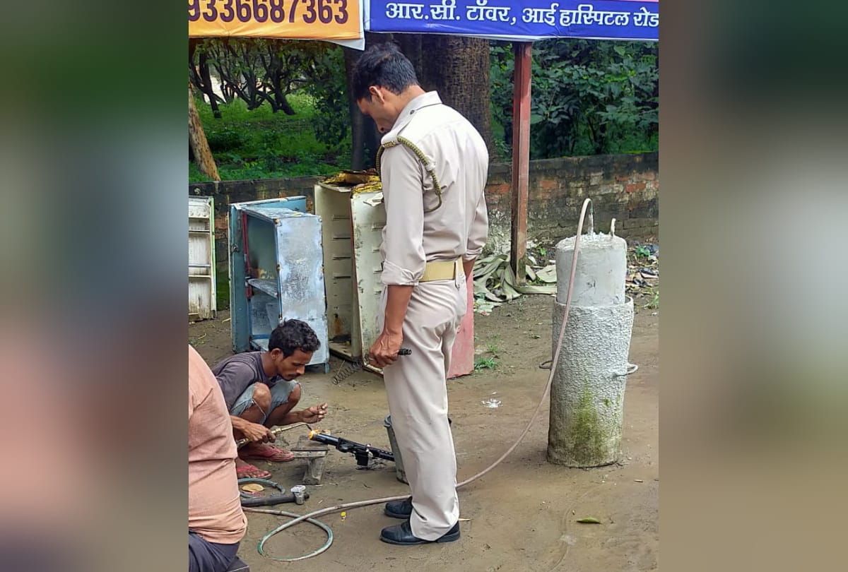 up police: soldier came from Auraiya to repair the carbine