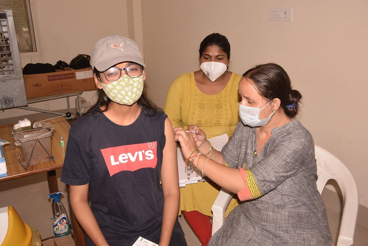 Aligarh: Record more than 70 thousand people came to get vaccinated