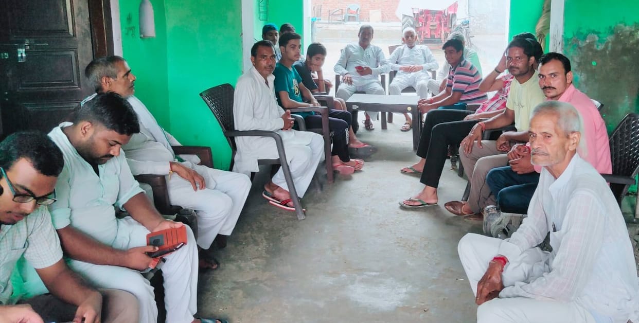 Villagers' panchayat against speculators in Barka village