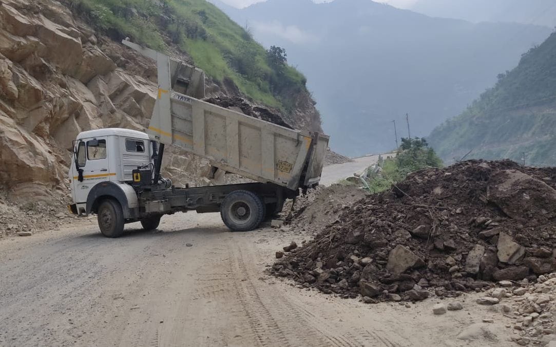 Forty thousand fine to the contractor for throwing debris on the banks of Ravi