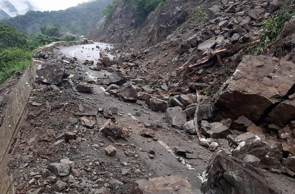 Debris fell at 18 places between Tapovan to Devprayag