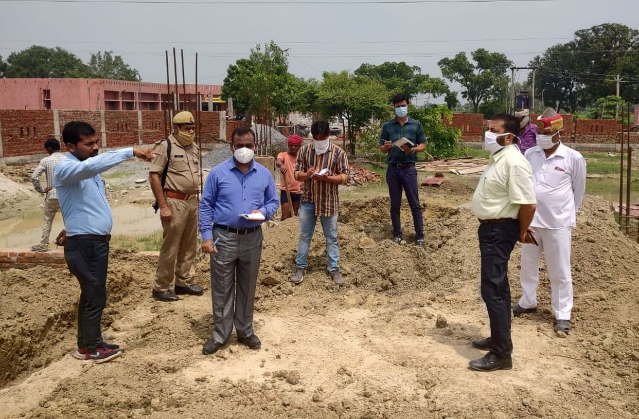 11 health workers including four doctors absent