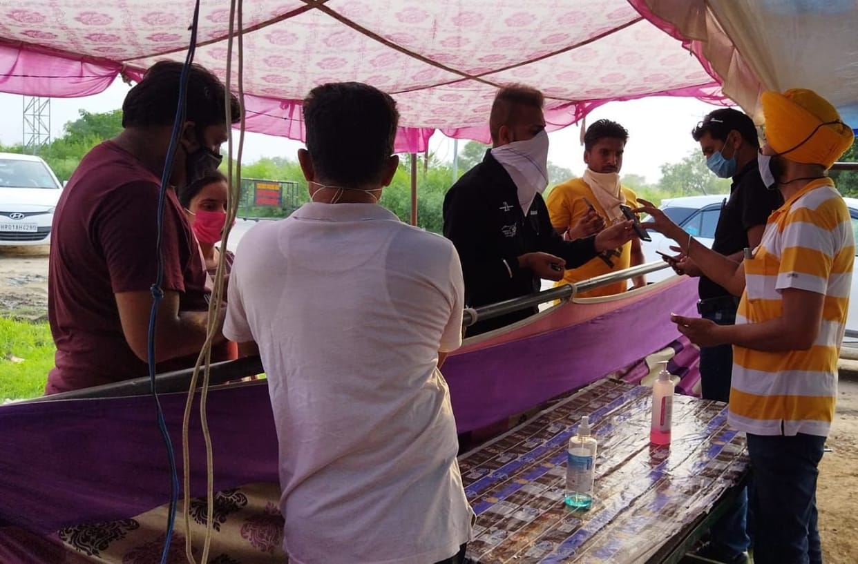 Server problem solved at Mehtpur border, e-passes scanned from app