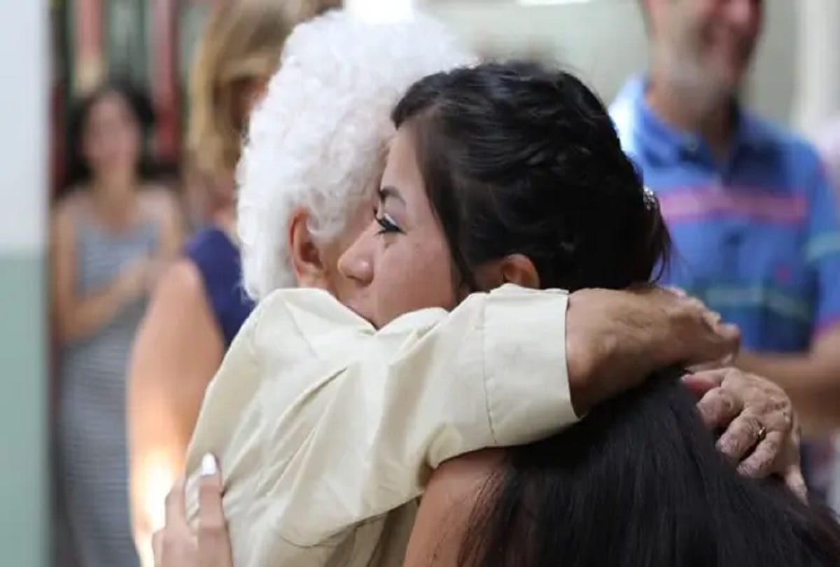Afghanistan crisis, Tears flow as mother and daughter reunite in France after Kabul escape