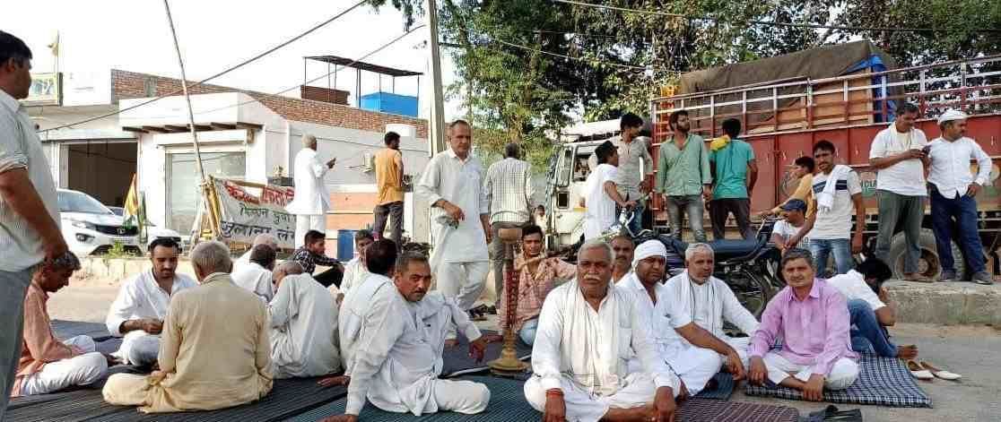 Jam was imposed at 20 places in the district in protest against the lathi charge on farmers in Karnal.