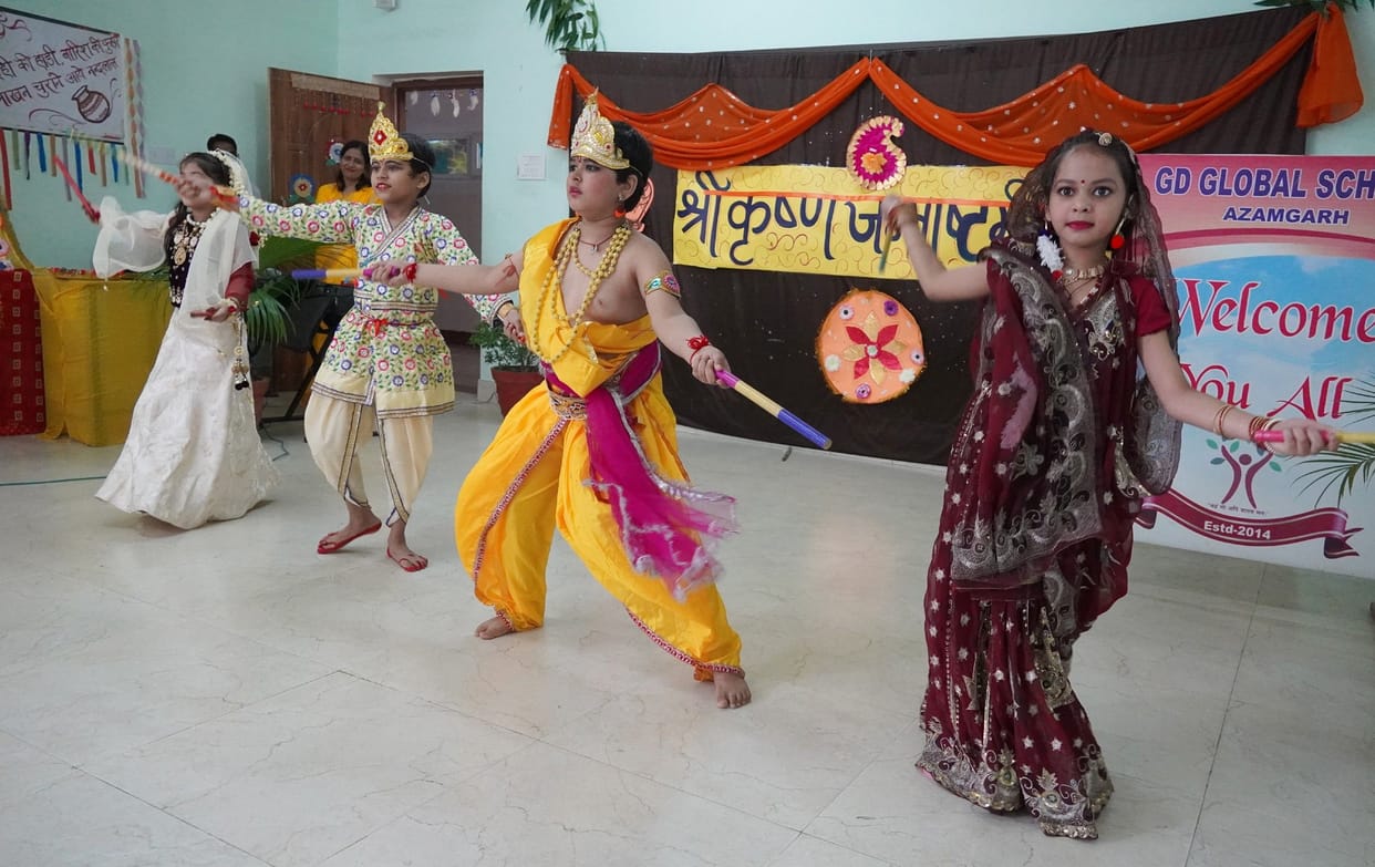 Children dressed as Radha-Krishna enchanted