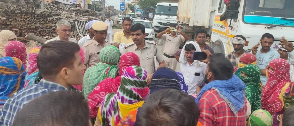 The anger of the women of Dhanana erupted over the water crisis, blocked the Bhiwani-Jind road