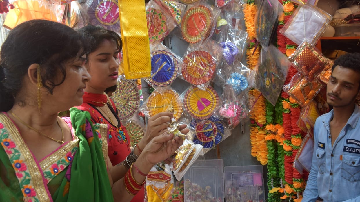 There was a lot of purchase of decorative items on the occasion of Shri Krishna's birth anniversary.