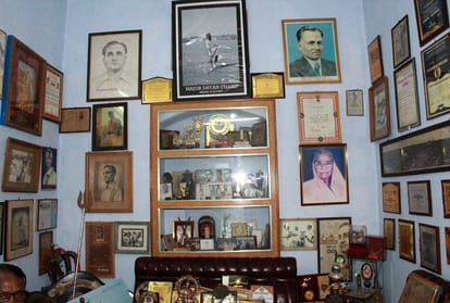 hockey magician sports man Dhyan Chands family was in the dark for six years in jhansi