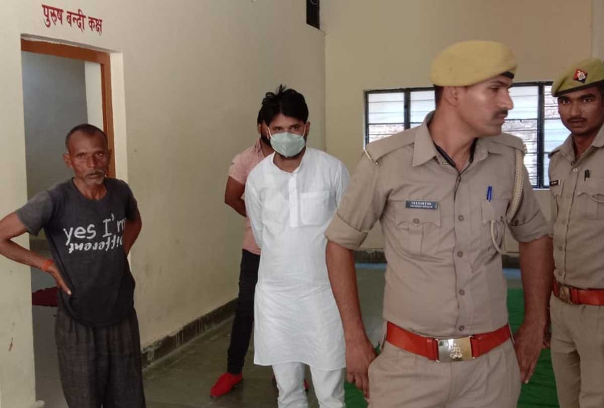 Hamirpur: Two arrested including SP District Panchayat member with illegal weapons