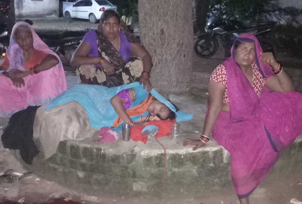 Pregnant woman was not admitted in Fatehpur, gave birth to a girl child in the hospital grounds