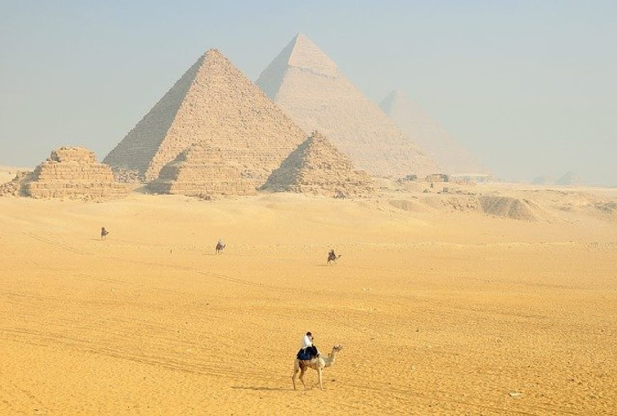 Giza pyramid who made this things some evidences shows that pyramid of giza was built by Aliens