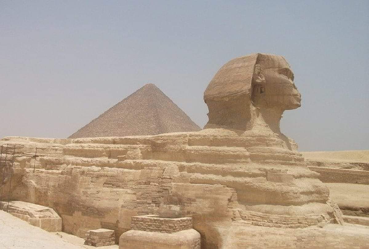 Giza pyramid who made this things some evidences shows that pyramid of giza was built by Aliens