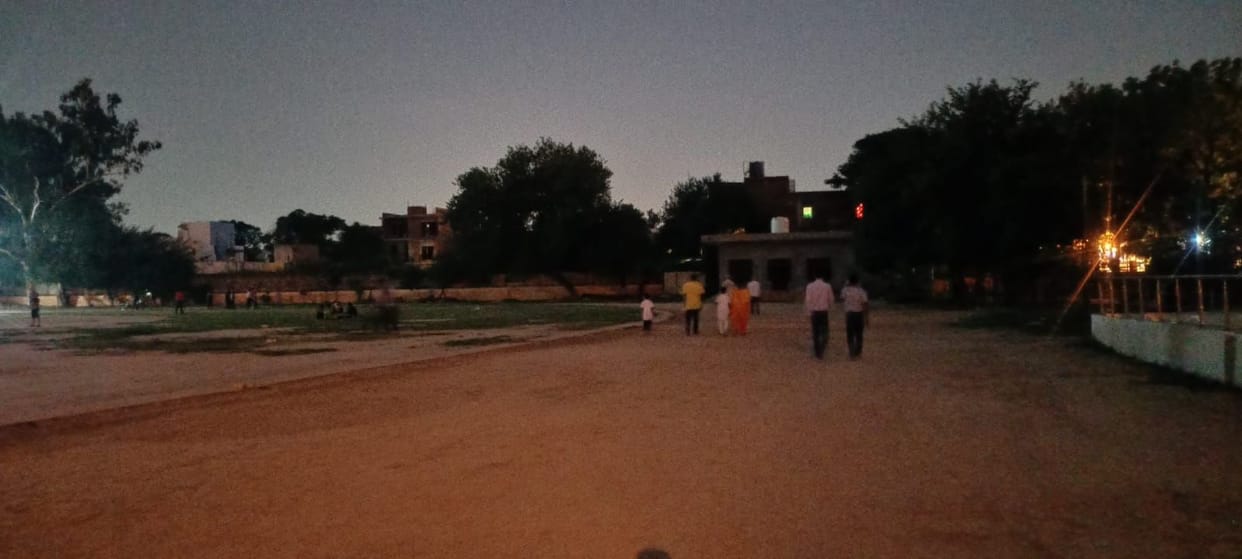 Players doubled, lights only one, could not practice in the evening