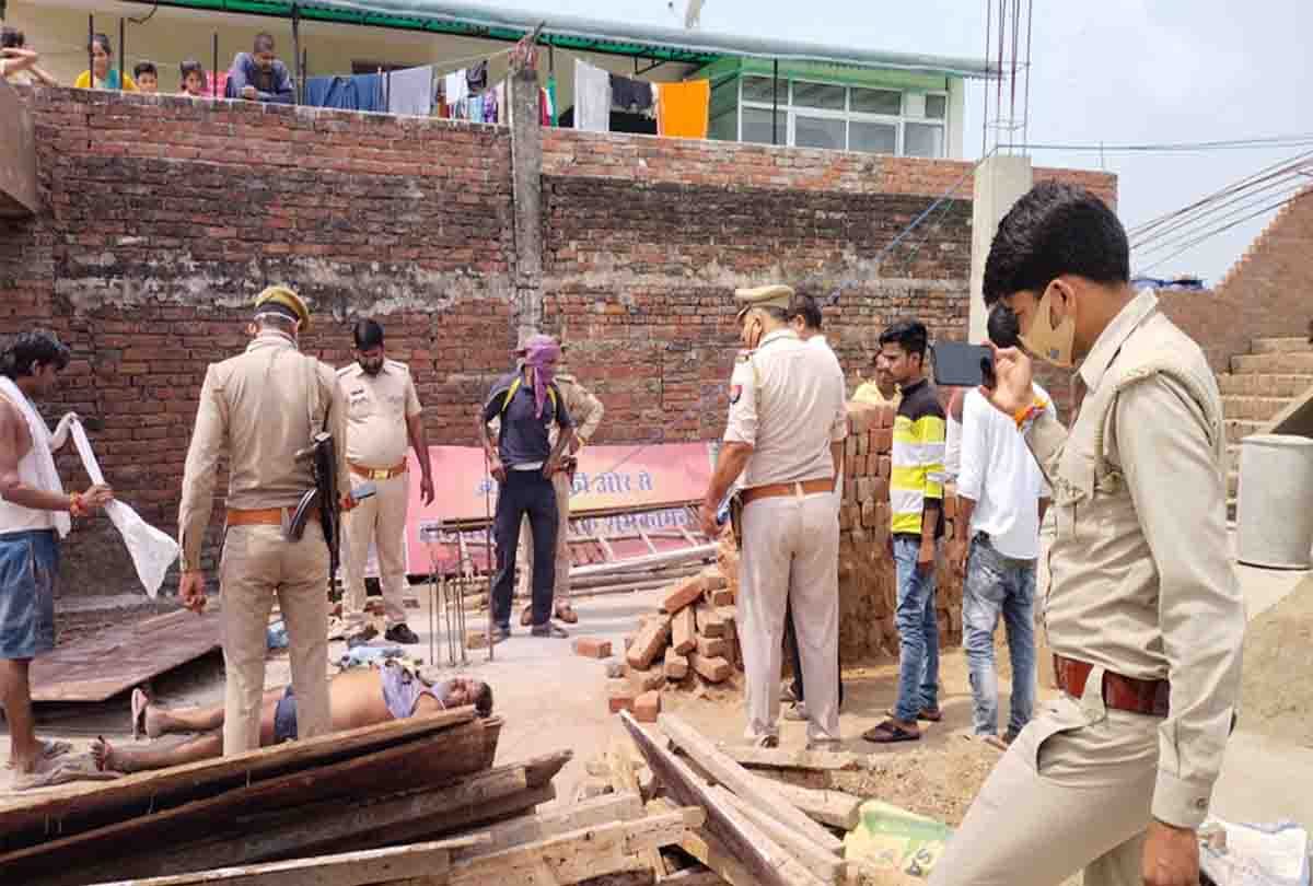 Three laborers scorched after being hit by high tension line, one died