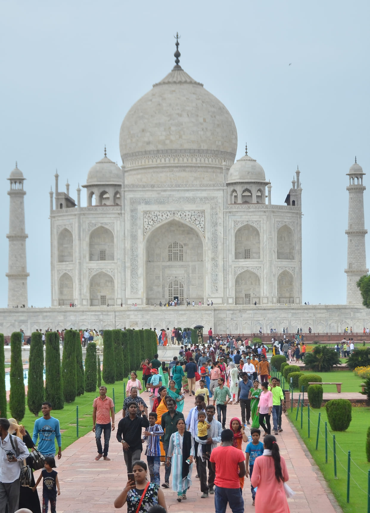 Record 20 thousand tourists arrived on Saturday for Didar-e-Taj