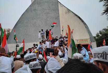 Delhi Deputy Chief Minister Manish Sisodia Slams Up Government