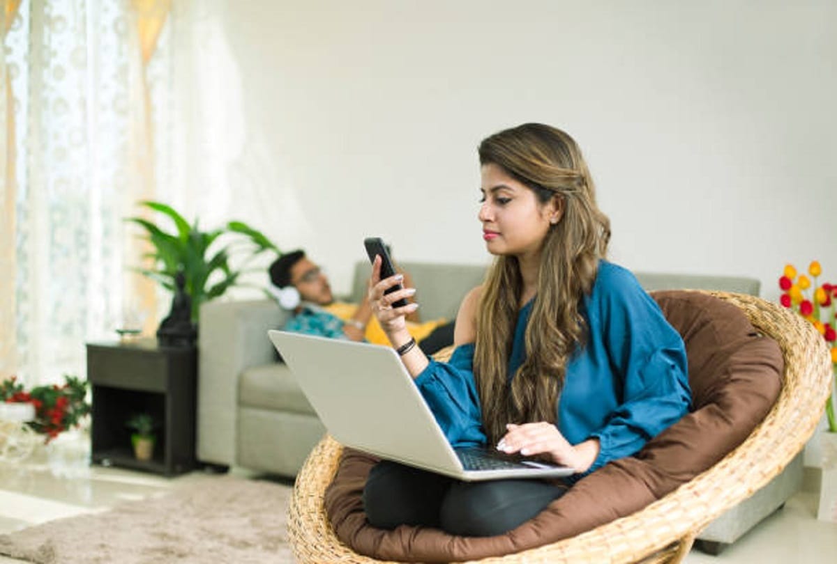 Relationship tips Is screen time becoming a villain in your relationship follow the rules