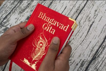 Geeta Jayanti 2021 special The journey from Purusharth to dedication is Gita