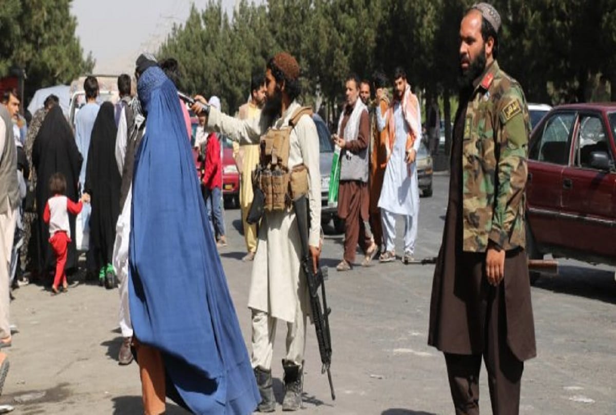 Afghanistan crisis, Taliban crisis, US warns of specific credible threat near Kabul airport
