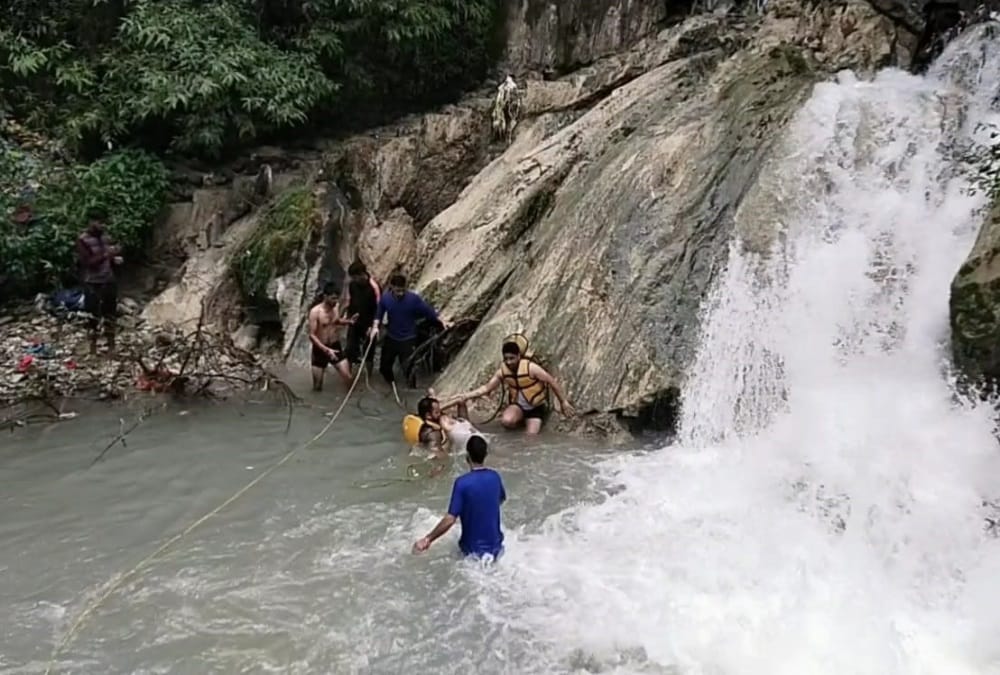 Mussoorie News: Bulandshahr Tourist drowned  into lake of Kempty Falls