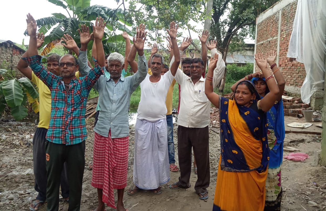 Demand to arrange for drainage, villagers demonstrated