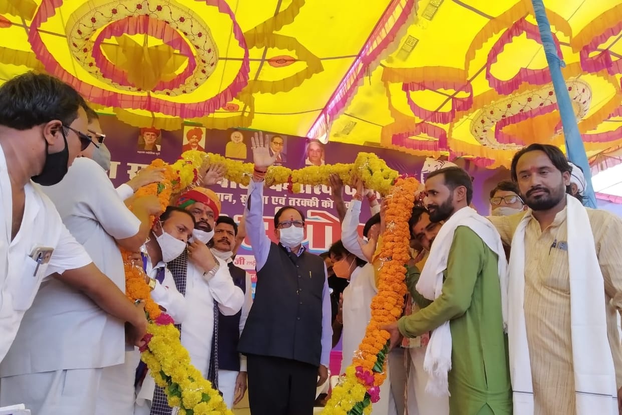 bjp and sp are same- satish mishra