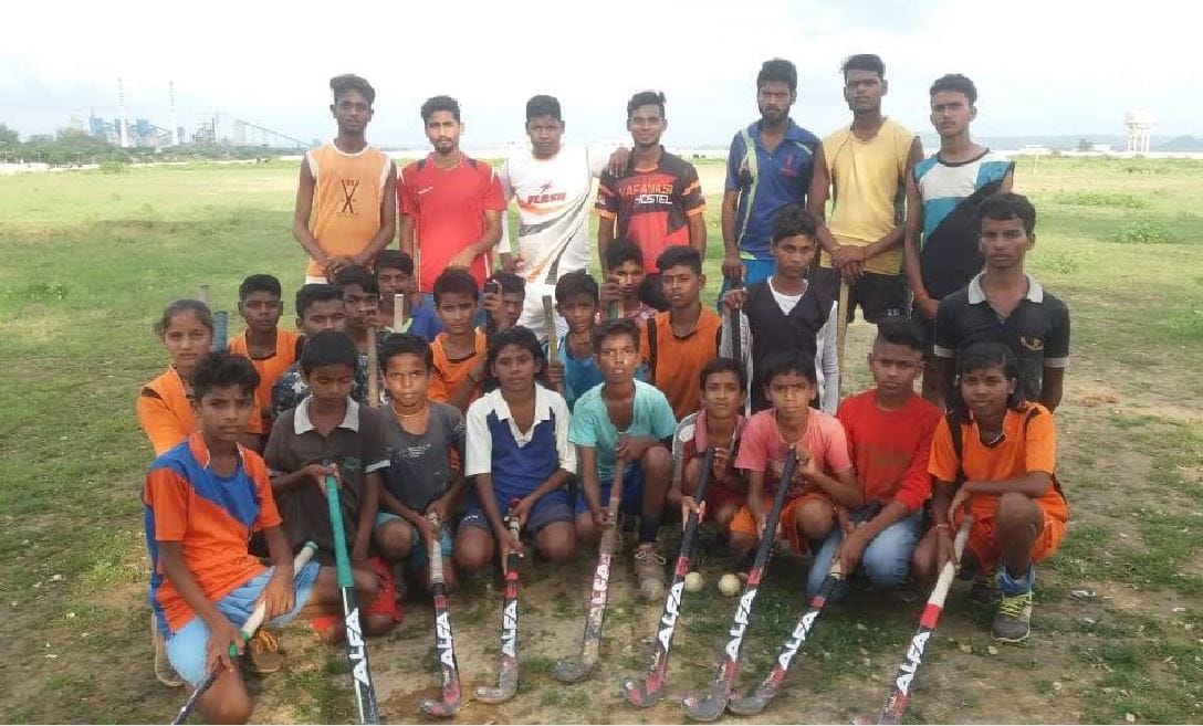 National Sports Day 2021 sonebhadra talented players  are taking forward national game  in  Lack of facilities and resources hockey is playing on hill