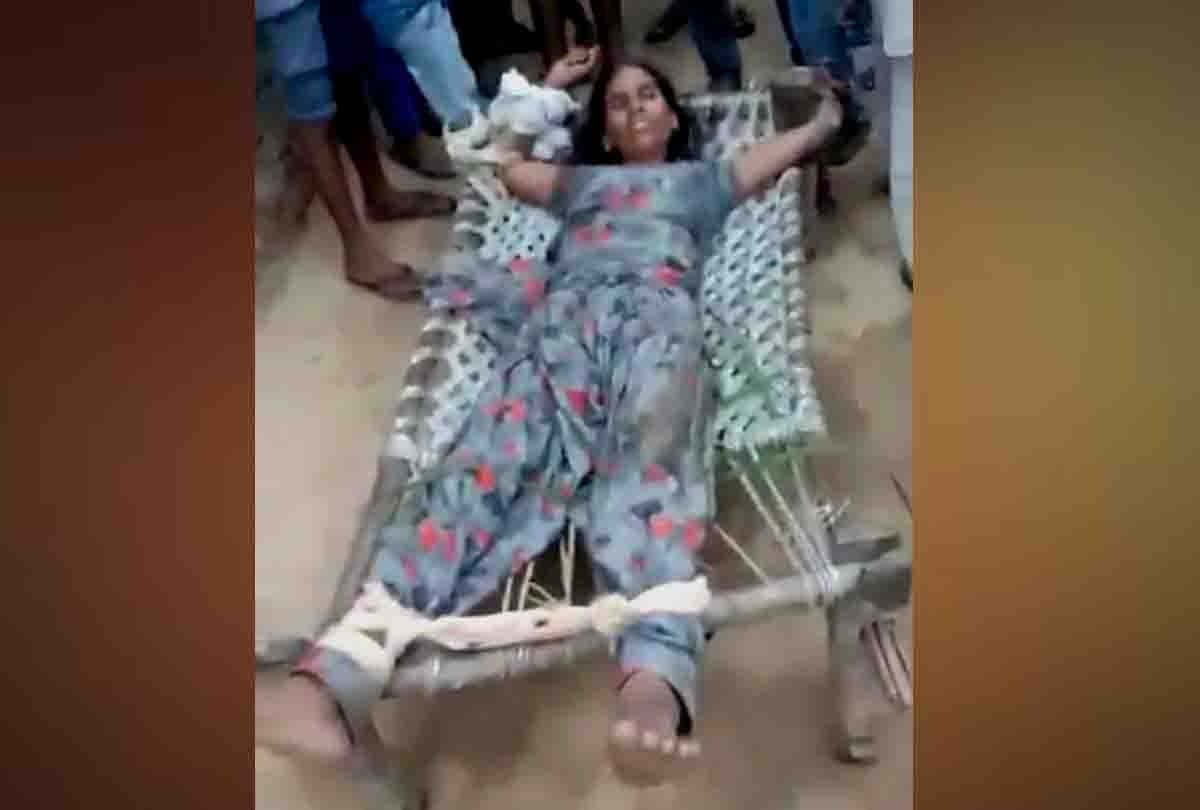 wife not gave money for liquor husband beat her up with six other people in bulandshahar