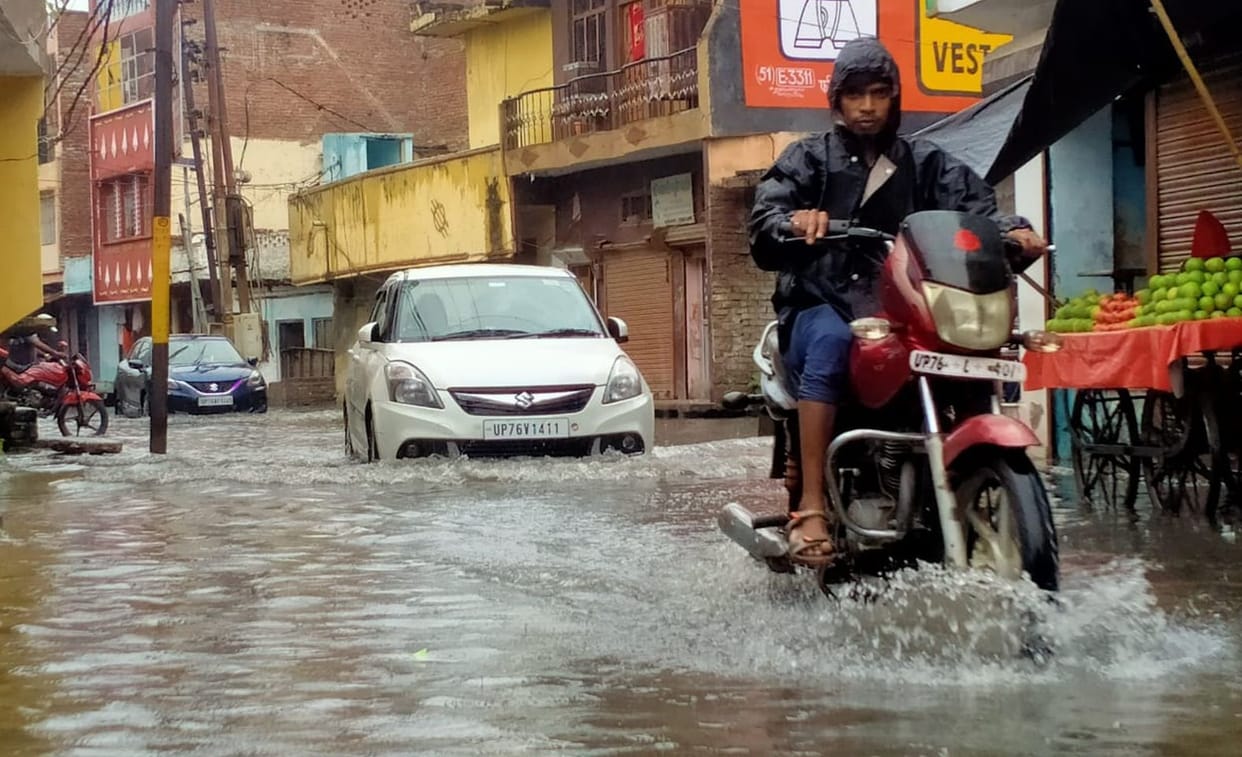 Clouds rained heavily for two hours, disaster with relief