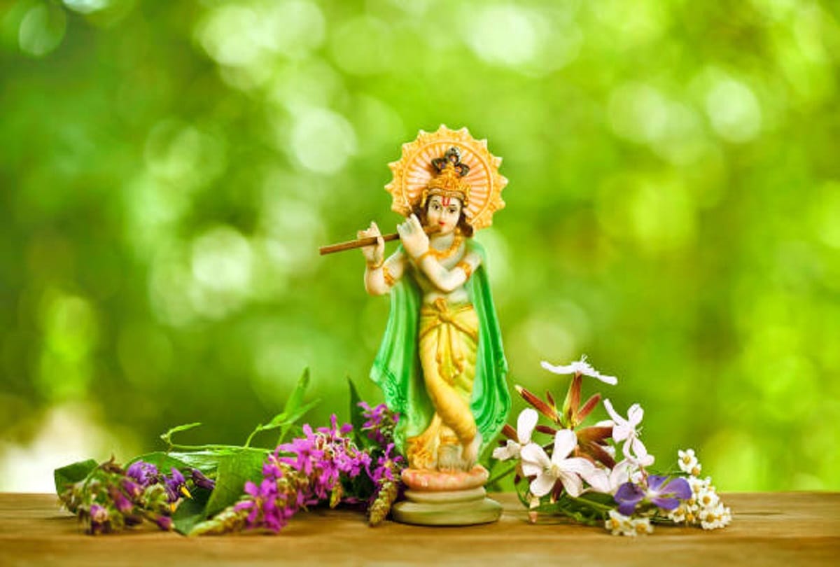 this janmashtami must learn these five things of shri krishna there will be happiness in life