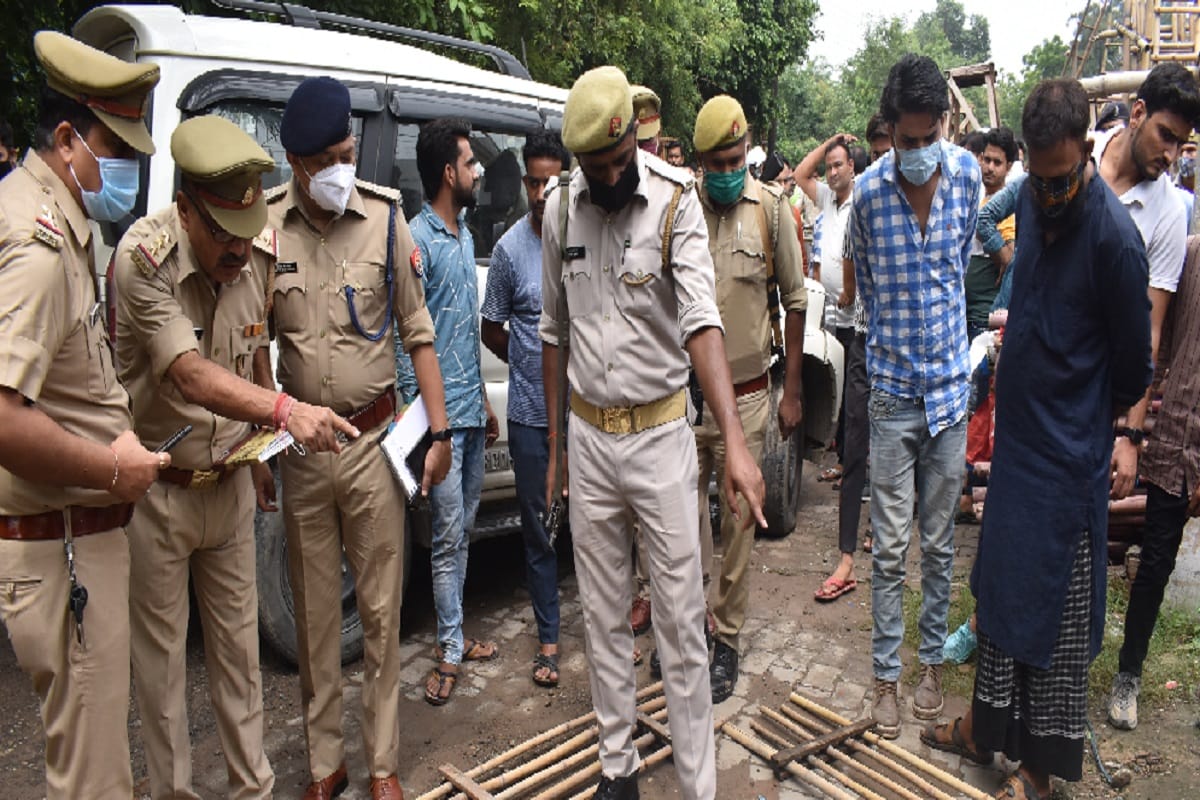 Meerut Crime News: people were making videos from mobile during the murder of councilor Zuber
