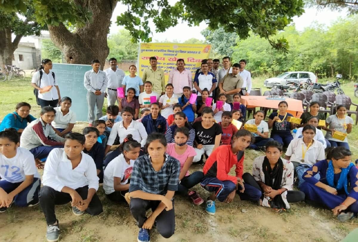 Jhunsi defeated MIC in the competition organized on the birthday of Major Dhyan Chand