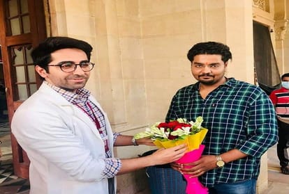 Actor Ayushmann Khurrana, son of deputy CM Keshav Maurya, yogesh, who arrived in Prayagraj to shoot for the film Doctor Ji, met