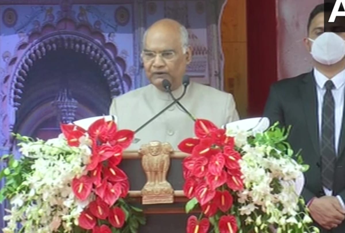 President Ramnath Kovind offers prayer to Ramlala and Hanuman Garhi.