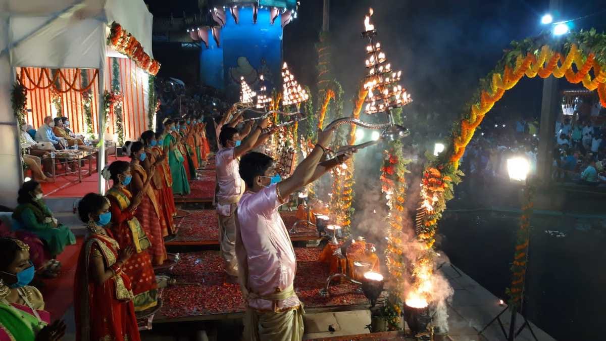 Varanasi Ganga Aarti started after five months at Dashashwamedh Ghat