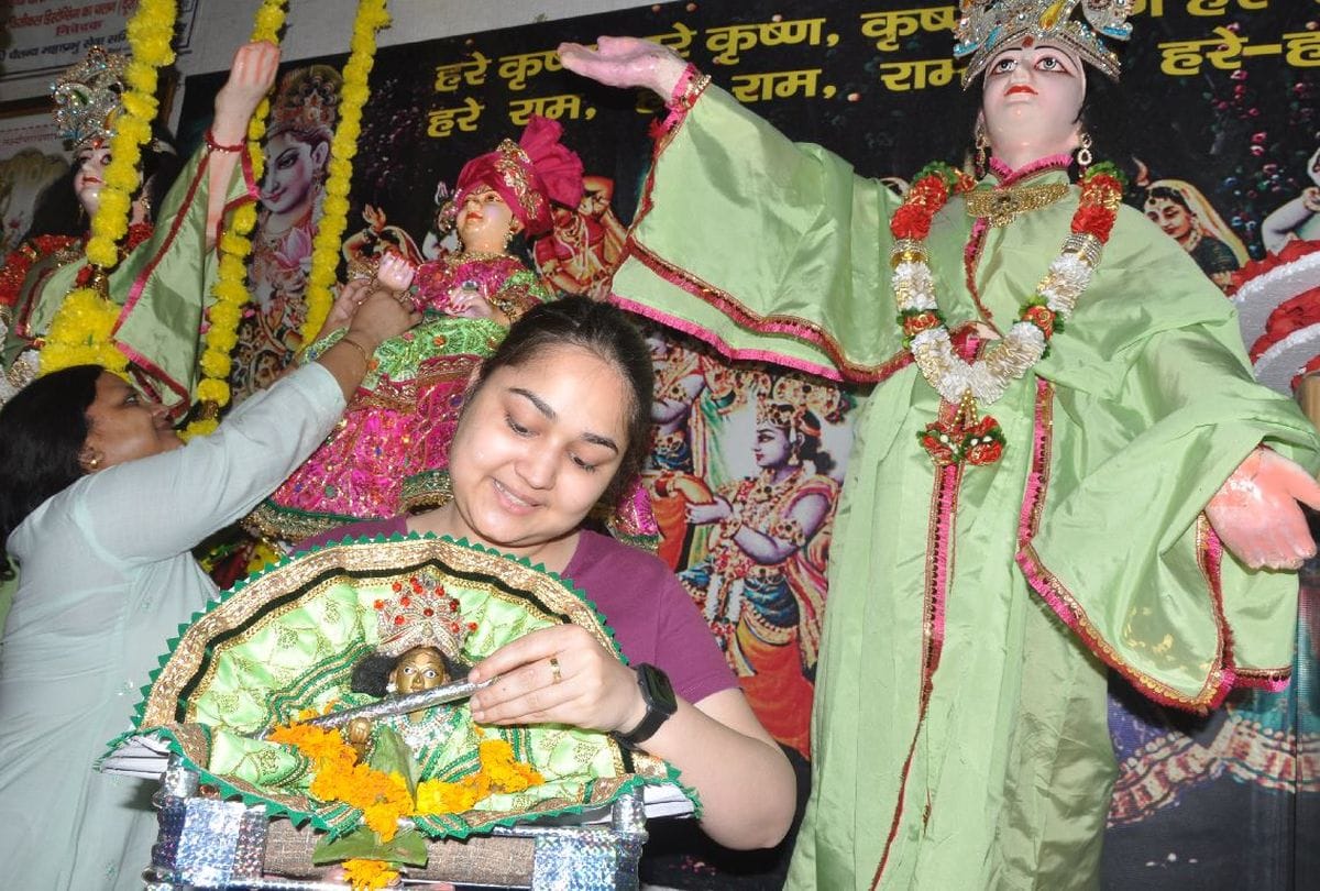 Shri Krishna Janmashtami 2021 Puja Vidhi in Hindi