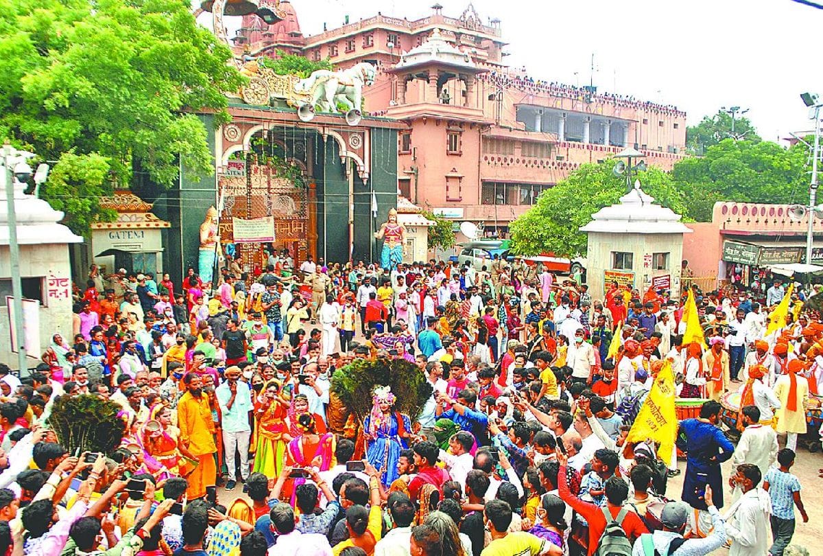 Krishna Janmashtami 2022 Date in Vrindavan Mathura Puja shubh muhurat Darshan Time