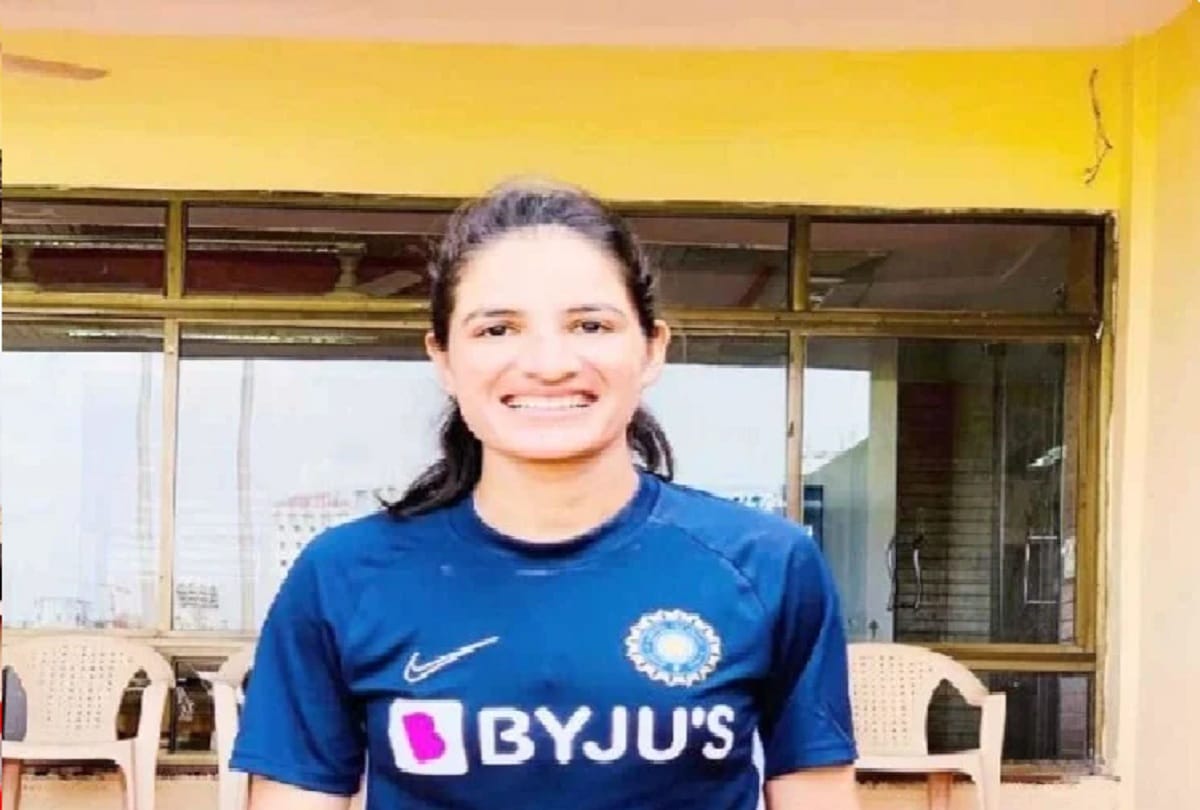 पापा का सपना पूरा: हिमाचल की बेटी का भारतीय महिला क्रिकेट टीम में चयनRenuka Thakur got select in Indian women cricket team and now will fulfills father dream