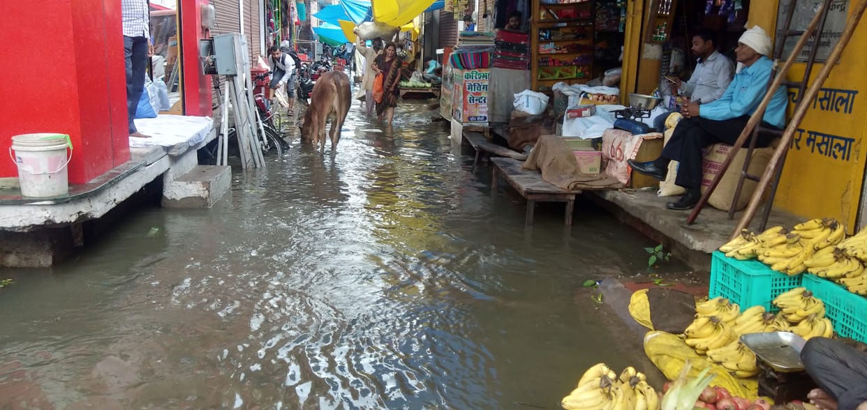 Intermittent rain throughout the day, waterlogging at many places